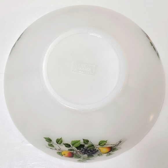 🇨🇵 Vintage Arcopal France "Fruits de France" Milk Glass Serving Bowl - Picture 5 of 13
